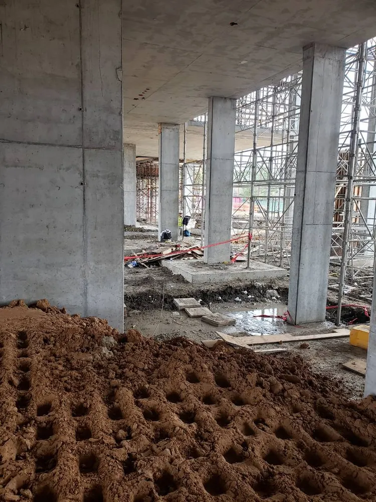 Special inspector performing reinforced concrete column inspection on large commercial construction project in Chicago, Illinois -- Citex CMT quality control
